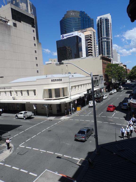 Base Brisbane Embassy Hostel Exterior photo